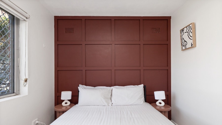 Easy Beach Access From Tranquil Retreat