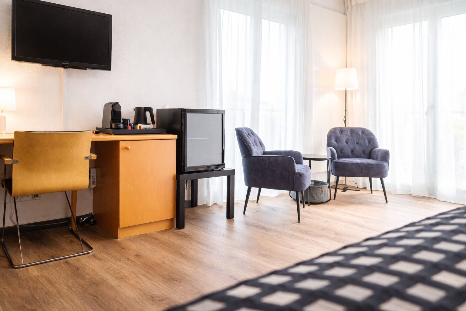 Premium-Doppelzimmer, Blick auf die Anlage | Schreibtisch, Verdunkelungsvorhänge, schallisolierte Zimmer