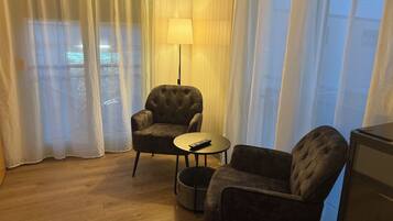 Premium-Doppelzimmer, Blick auf die Anlage | Schreibtisch, VerdunkelungsvorhÀnge, schallisolierte Zimmer