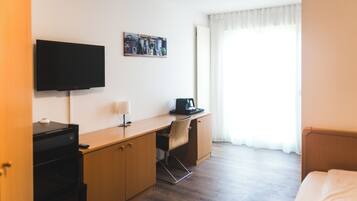 Business Double Room, Resort View | Desk, blackout drapes, soundproofing, free WiFi