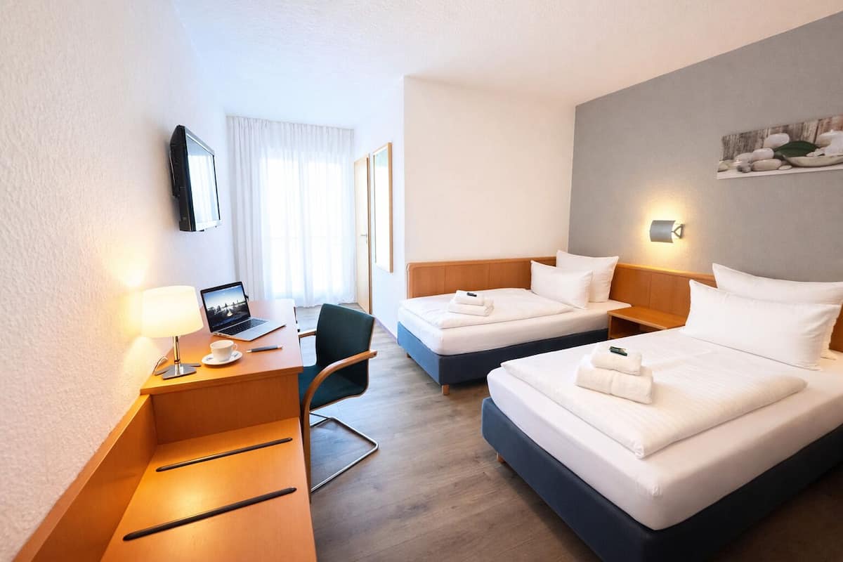 Standard-Doppelzimmer | Schreibtisch, Verdunkelungsvorhänge, schallisolierte Zimmer