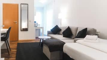 Premium Apartment, Resort View | Living area