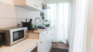 Premium Apartment, Resort View | Private kitchen
