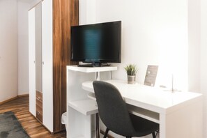 尊荣公寓, 度假村景观 | 办公桌、遮光窗帘、隔音、免费 WiFi