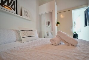 1 bedroom, iron/ironing board, bed sheets - Love Suite at Miramar, San Juan - 1 Bedroom (San Juan)