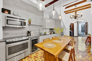 Fridge, microwave, oven, stovetop - Old San Juan 3BR • Patio • Sleeps 6 (San Juan)