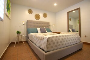 1 slaapkamer, een kluis op de kamer, beddengoed