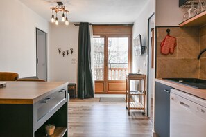 Interior - Apartment 'Les Marmottes - B12' with Mountain View and Balcony (Flumet)