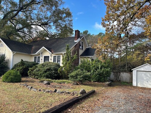Charming 4BR Farmhouse near Duke and Downtown
