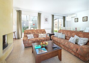 TV, ping pong - CHALET CAN GAYA - 5 MIN WALK TO THE BEACH (Alcúdia)