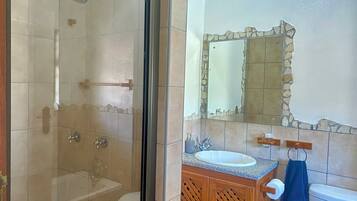 Appartement Classique, vue plage | Salle de bain