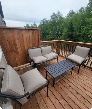 Property grounds - NEW 5BR Luxury |2 Kitchens | Deck, Fireplace & BBQ (Halifax)