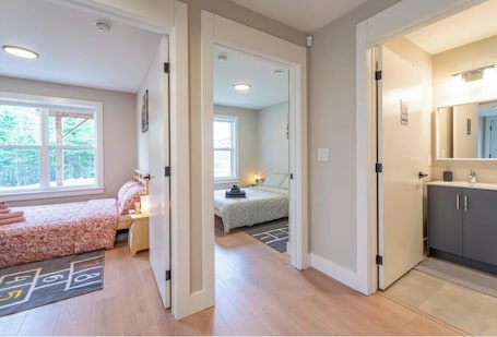 2 bedrooms, desk, WiFi, bed sheets. New Luxury 2BR, 1 BR, Living & Kitchen in Halifax