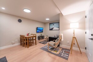 Interior - New Luxury 2BR, 1 BR, Living & Kitchen in Halifax (Halifax)