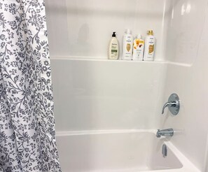 Hair dryer - New Luxury 2BR, 1 BR, Living & Kitchen in Halifax (Halifax)