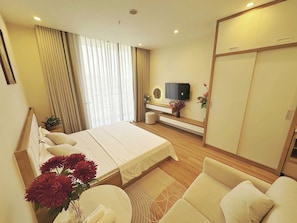 Premium bedding, minibar, desk, laptop workspace