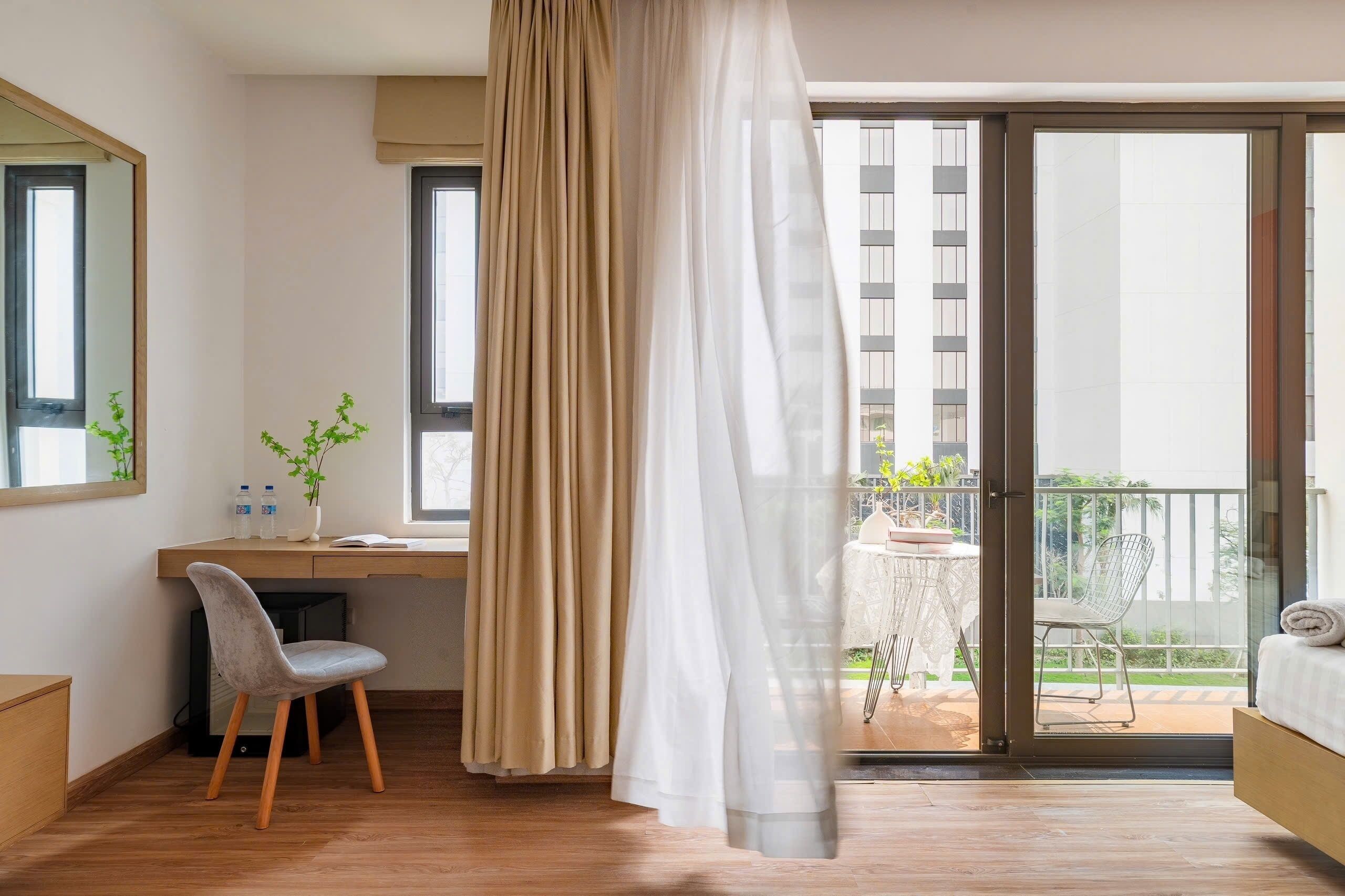 Premium bedding, minibar, desk, laptop workspace