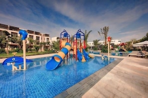 Children's play area - outdoor - Villa 5 Phong Ngu Royal Lotus Bai Chay (Ha Long)
