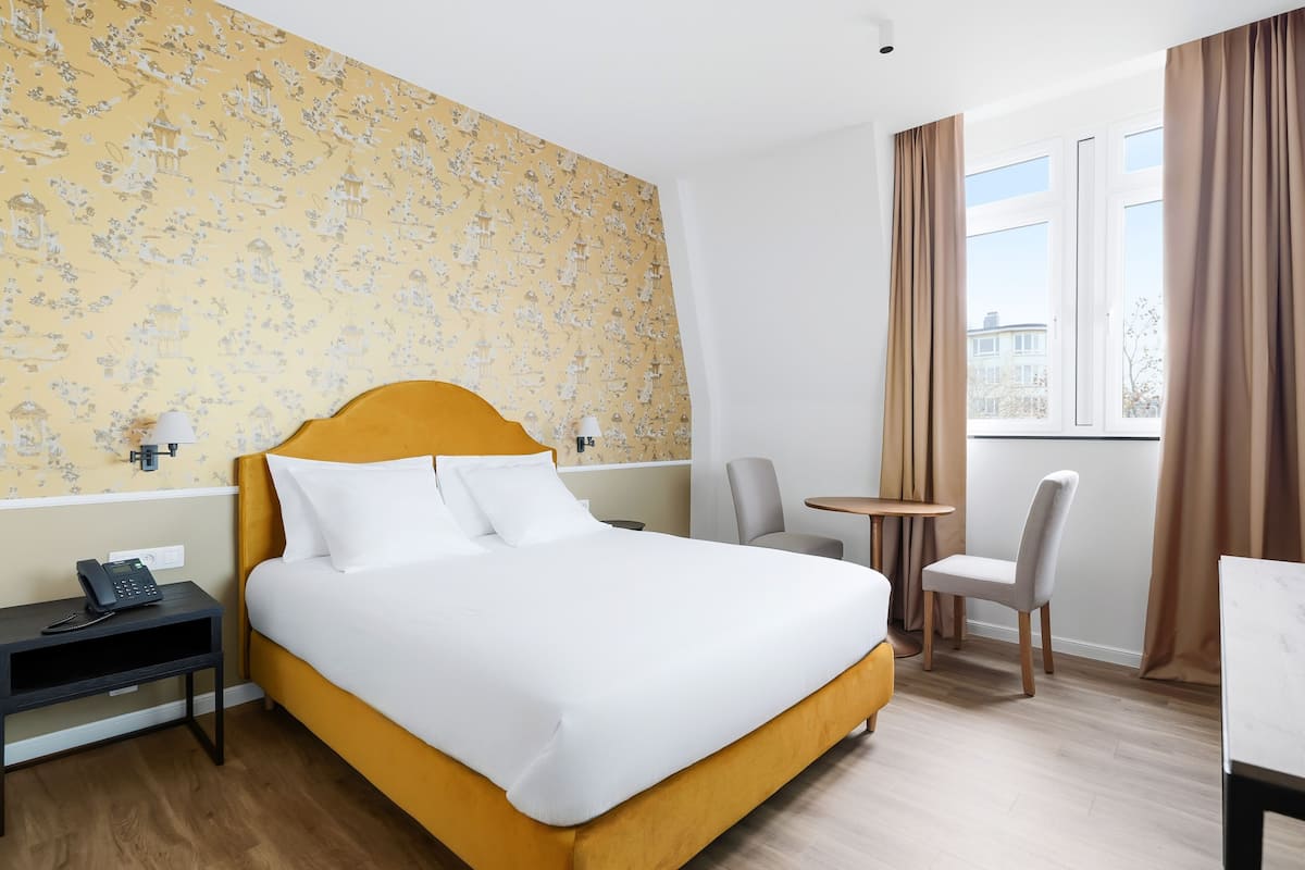 Superior studio, 1 kingsize bed, kitchenette | Geluiddichte muren, gratis babybedden, gratis wifi, beddengoed
