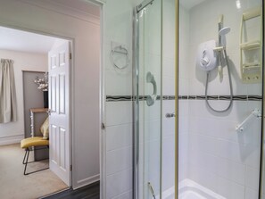 Shower - Westview (Liskeard)