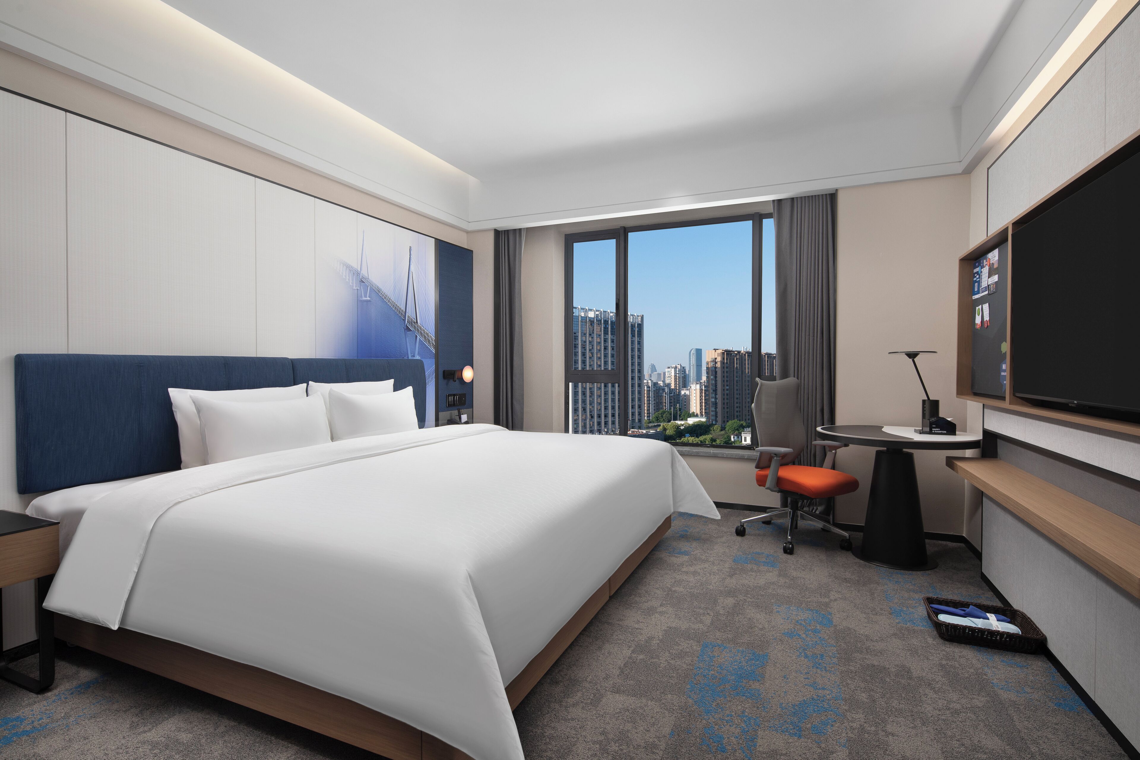 Comfort Double Room, 1 King Bed, Air conditioning, Mountain View | Desk, laptop workspace, blackout drapes, soundproofing