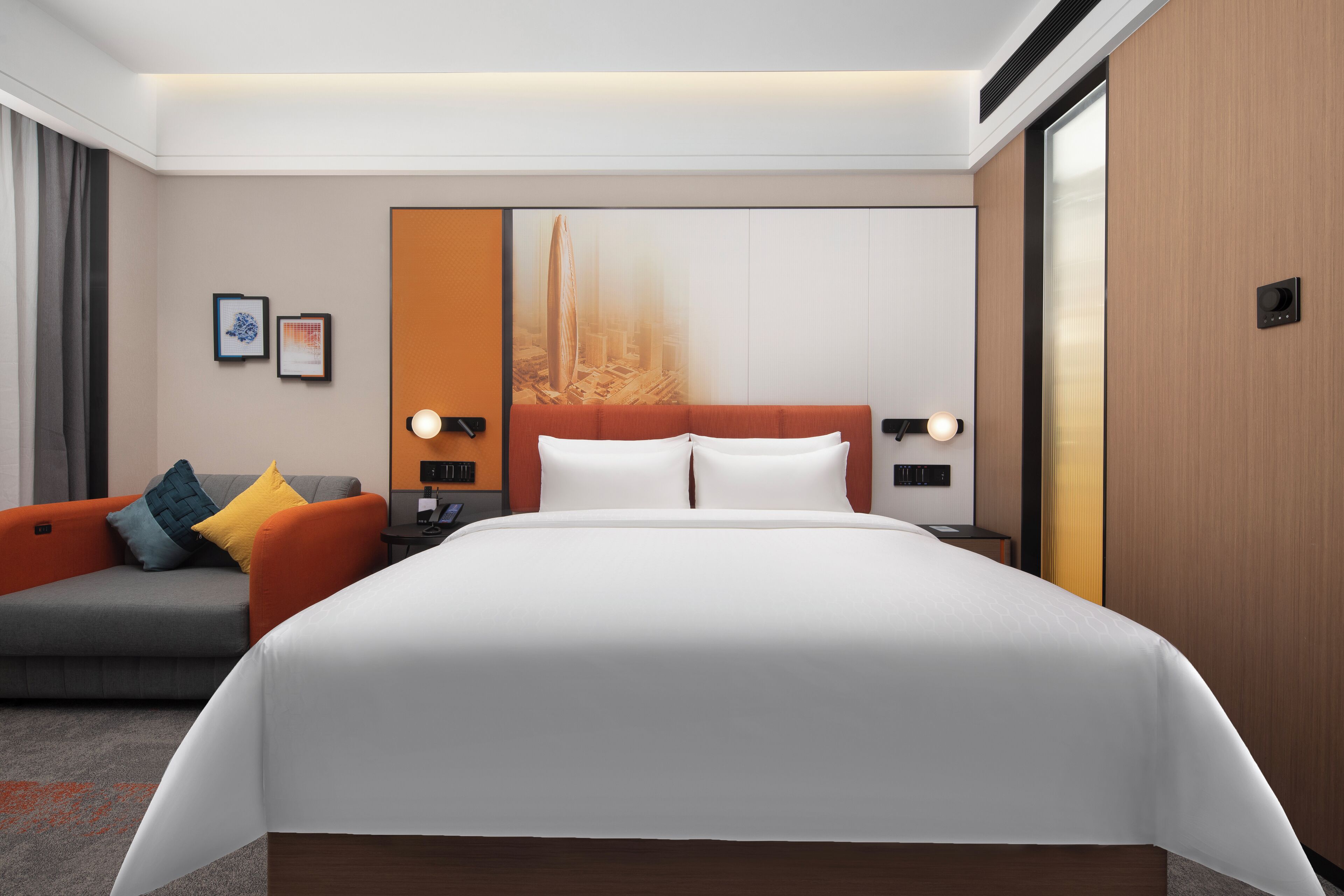 Comfort tweepersoonskamer, 1 kingsize bed, airconditioning, uitzicht op bergen | Een bureau, een laptopwerkplek, verduisterende gordijnen