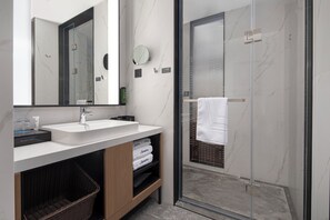 Comfort Double Room, 1 King Bed, Air conditioning, Mountain View | Desk, laptop workspace, blackout curtains, soundproofing - Hampton by Hilton Cixi Guanhaiwei (Ningbo)