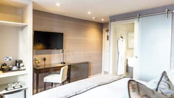 高級雙人房 | 書桌、筆電工作空間、遮光布/窗簾、熨斗/熨衣板