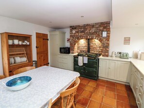 Dining - The Farmhouse (High Peak)