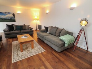 Living area - The Farmhouse (High Peak)