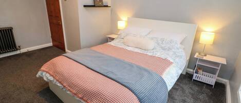 3 bedrooms, individually decorated, individually furnished, free WiFi