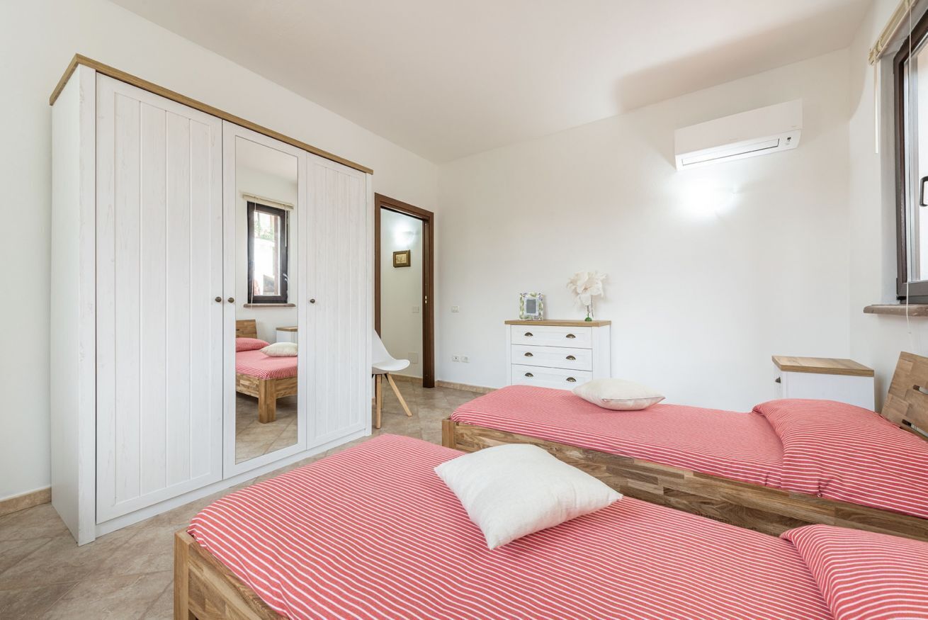 3 slaapkamers, reisbedje
