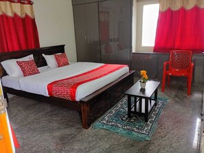 9 Schlafzimmer, Bügeleisen/Bügelbrett, kostenloses WLAN