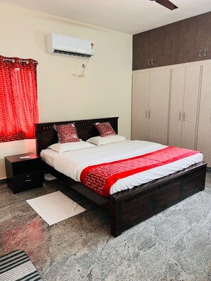 9 bedrooms, iron/ironing board, internet - Gsk homestays
cherlopalli junction tirupati (Tirupati)