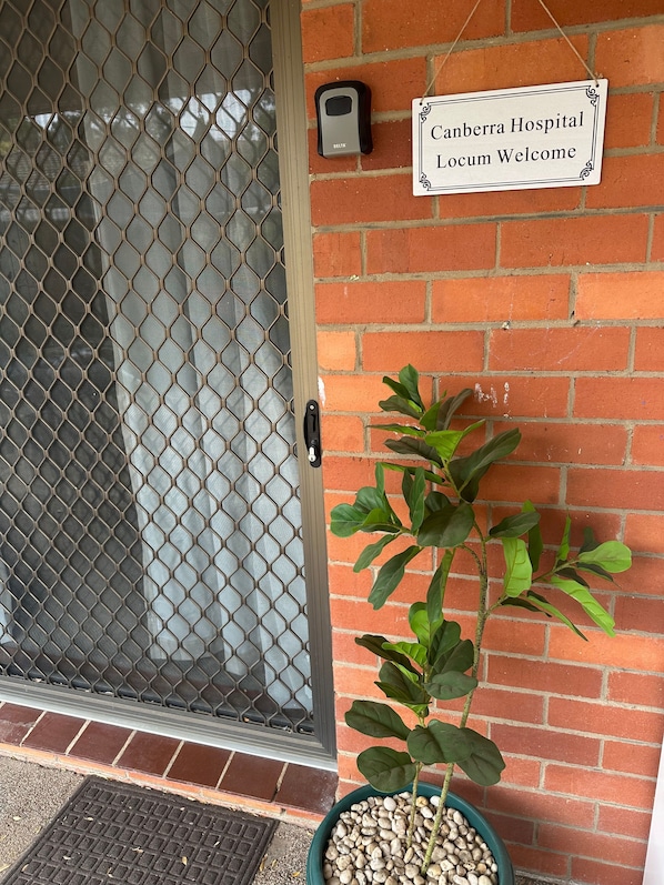Exterior detail - Room-canberra Hospital Locum Welcome (Canberra)