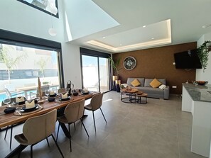Dining - Spacious Vacation Home "Luxurious" with Heated Pool (Los Montesinos)