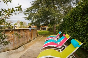 Property grounds - Gîte du Maroye with Pool (Montreuil)