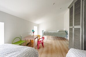 4 camere, ferro/asse da stiro, Wi-Fi, lenzuola