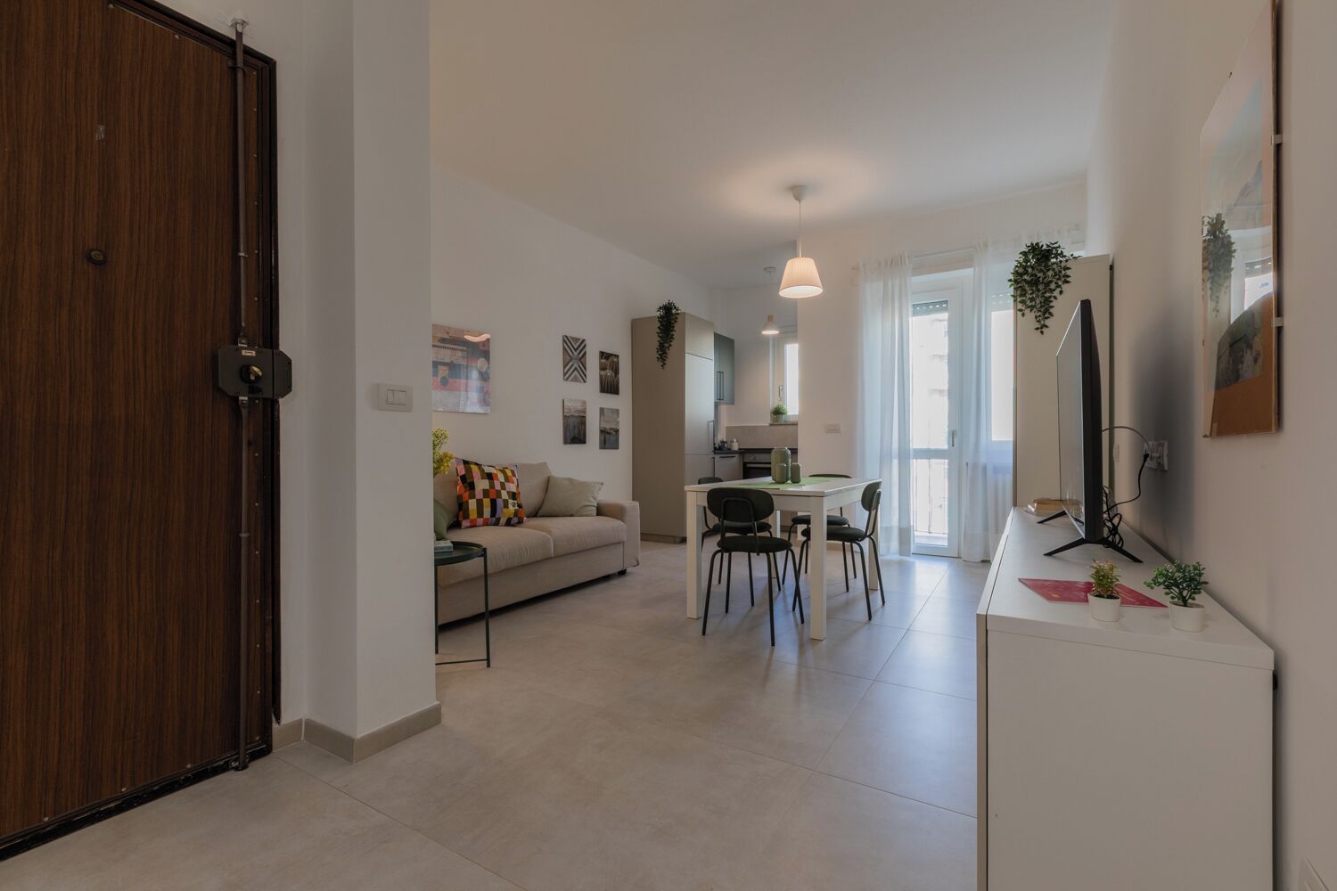 Apartamento básico, sacada | Área de estar