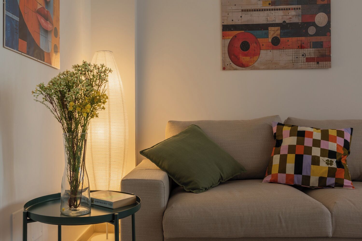 Basic-Apartment, Balkon | Wohnbereich