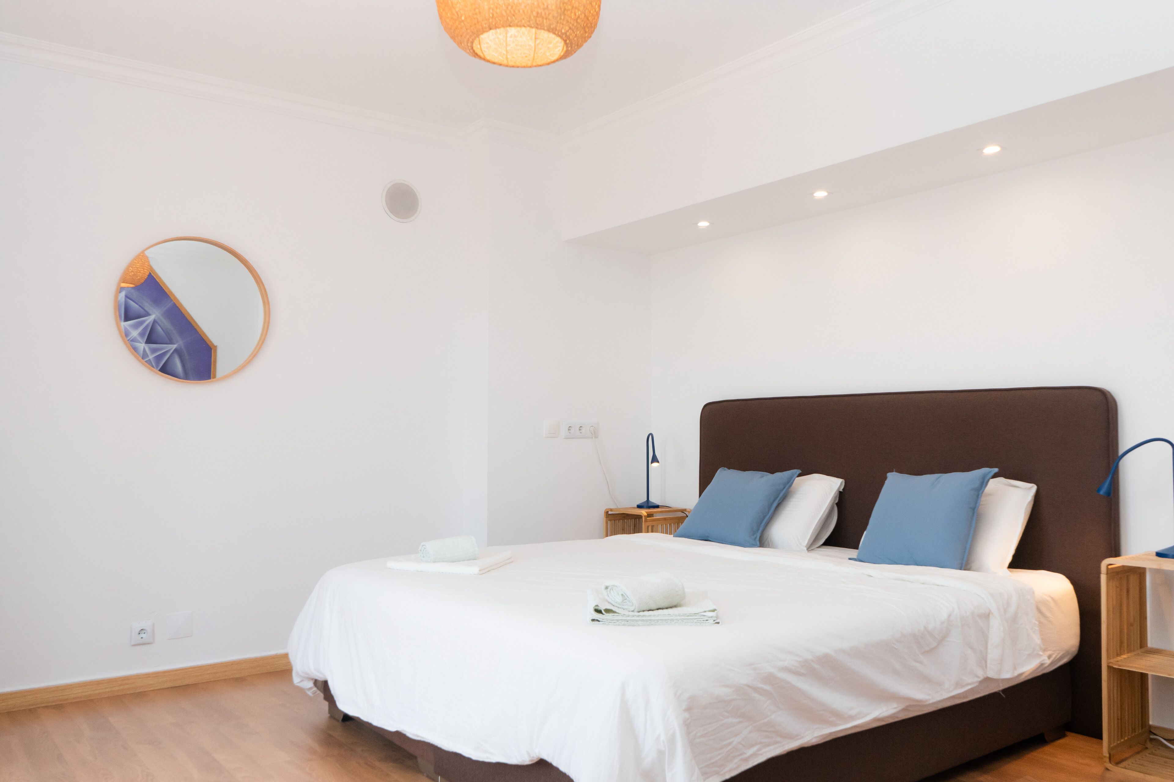 Quarto triplo superior, sacada, vista para o oceano | Wi-Fi de cortesia