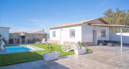 Encantador Chalet con Piscina