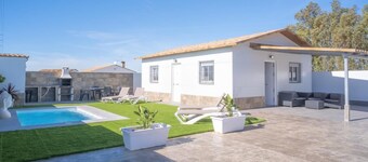 Encantador Chalet con Piscina