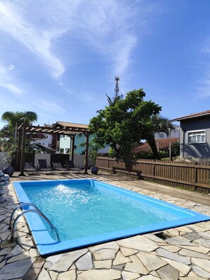 Alberca al aire libre por temporada 