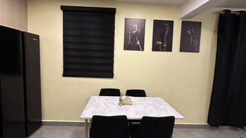 Apartment, 1 Bedroom, Accessible, Balcony | Dining room