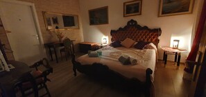 2 bedrooms, WiFi, bed sheets - Casa Lorelein your home in Solighetto with parking in front of the door (Pieve di soligo)
