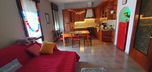 Living area - Casa Lorelein your home in Solighetto with parking in front of the door (Pieve di soligo)
