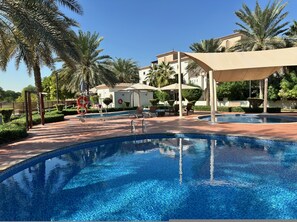 Room - 4 Beds Townhouse in Redwood Jumeirah Golf Estates (Dubai)