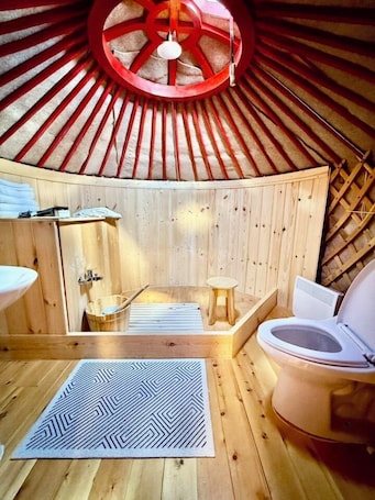 Deluxe Twin Room | Bathroom. Mongol Nomadic tourist camp