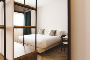 In-room safe, blackout curtains, iron/ironing board, free WiFi - Honest Hotel Granada (Granada)